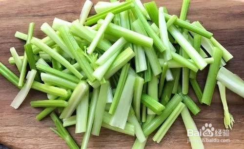 芹菜炒鸡蛋