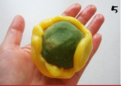 绿茶蜜枣芒果冰皮月饼