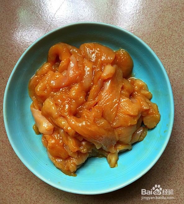 香菇炒鸡胸肉的做法