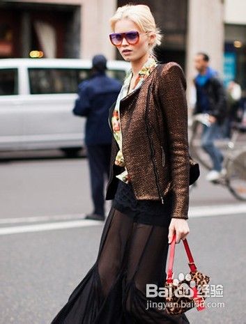 民族服饰特点的配搭方式