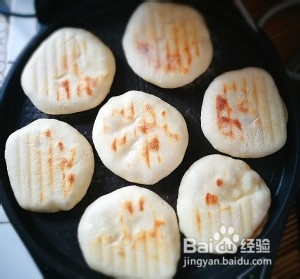 外焦里嫩发面小饼的做法