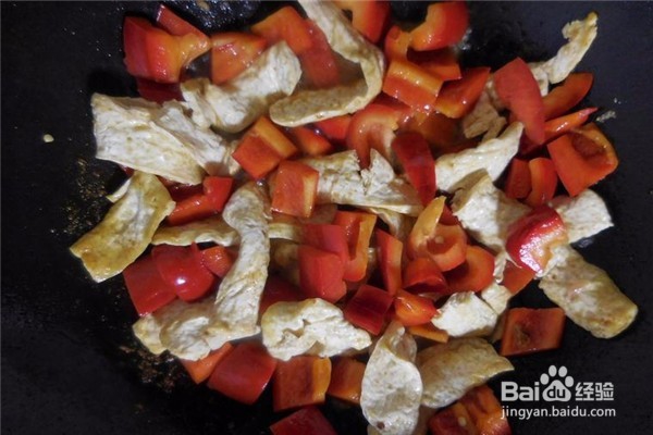 怎么做菜椒豆干炒肉片?