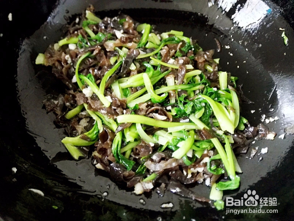 木耳炒青菜的做法