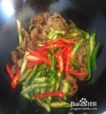 家常爆炒双椒肥肠