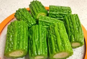 苦瓜酿香蕉的做法