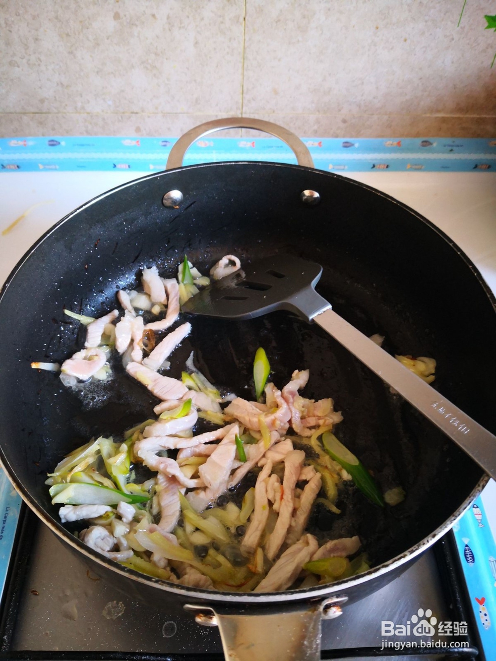 怎么做肉丝炒酸菜