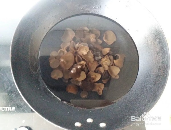 如何做出好吃美味鲜香的木耳鱼片汤