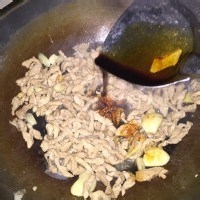 香辣肉丝怎么做。