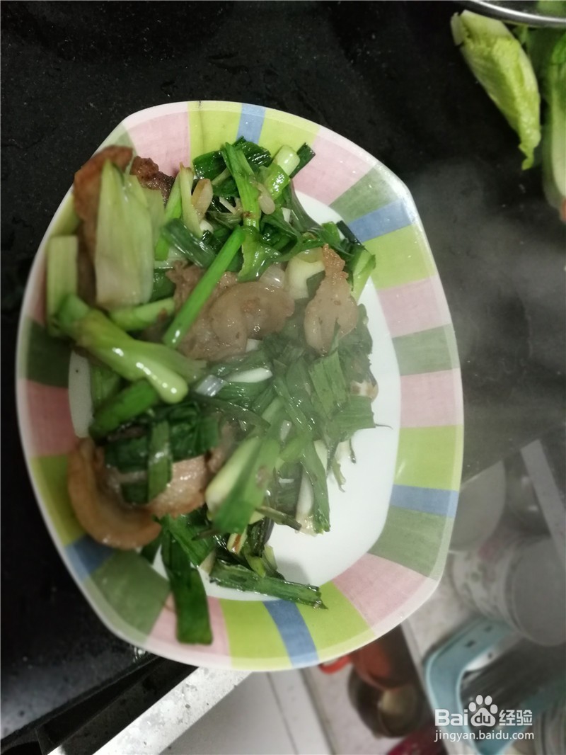 大蒜苗炒猪腿肉