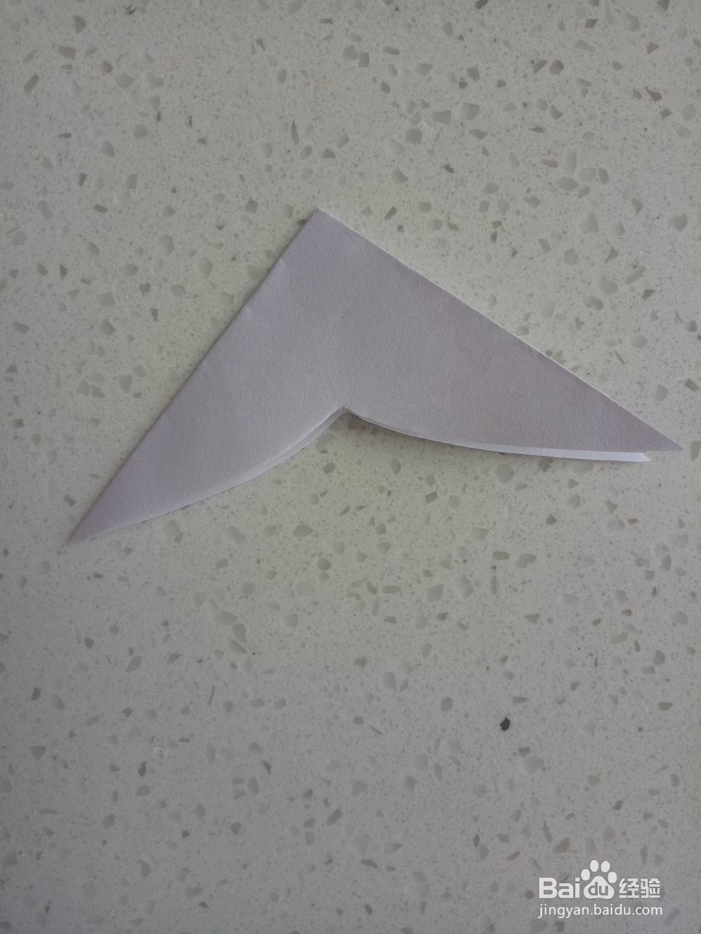 怎么用纸剪折出雪花