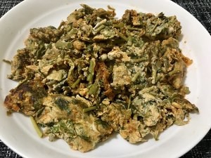 香椿煎鸡蛋的做法