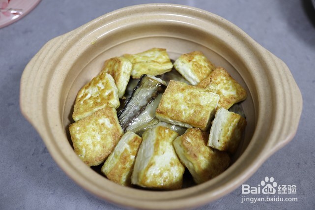 鲅鱼干豆腐煲的制作方法