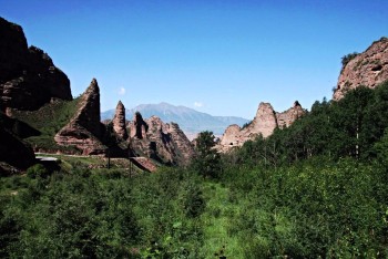 丹霞地貌奇观，坎布拉国家森林公园