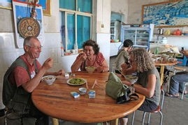 涉外交往如何做到热情有度