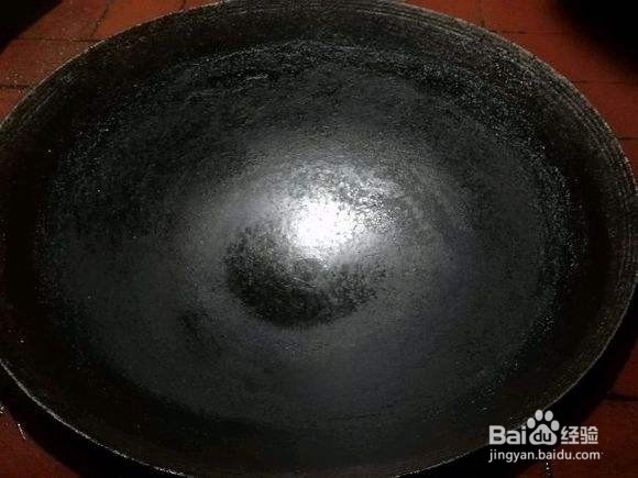 分享自己制作苦荞小米粥的做法。