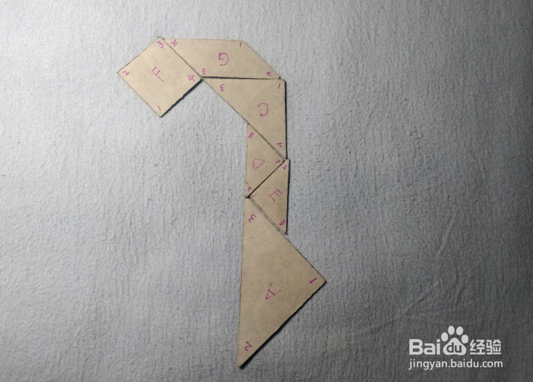 用七巧板怎样拼一头站着的长颈鹿？