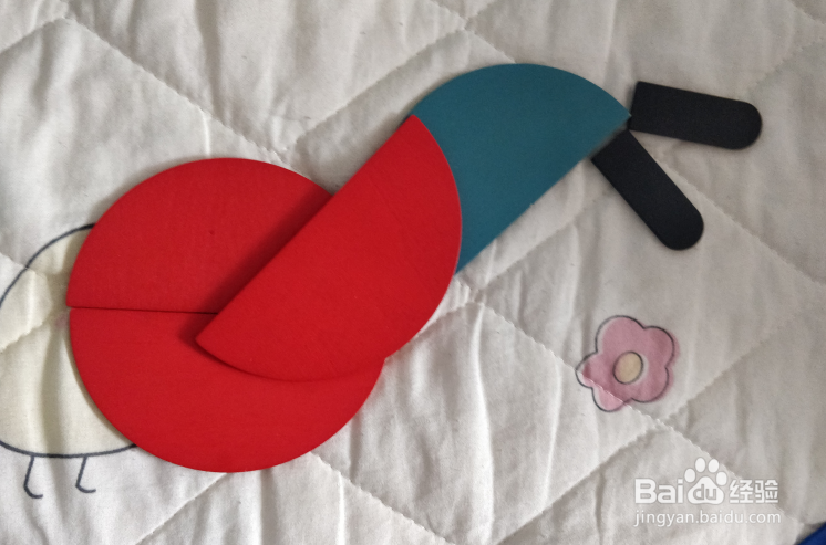 用形状积木怎么拼一只站着尖叫的鸟儿？