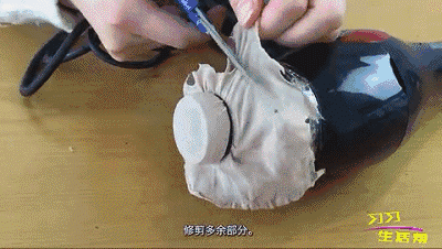 如何利用吹风机做简单的吸尘器?