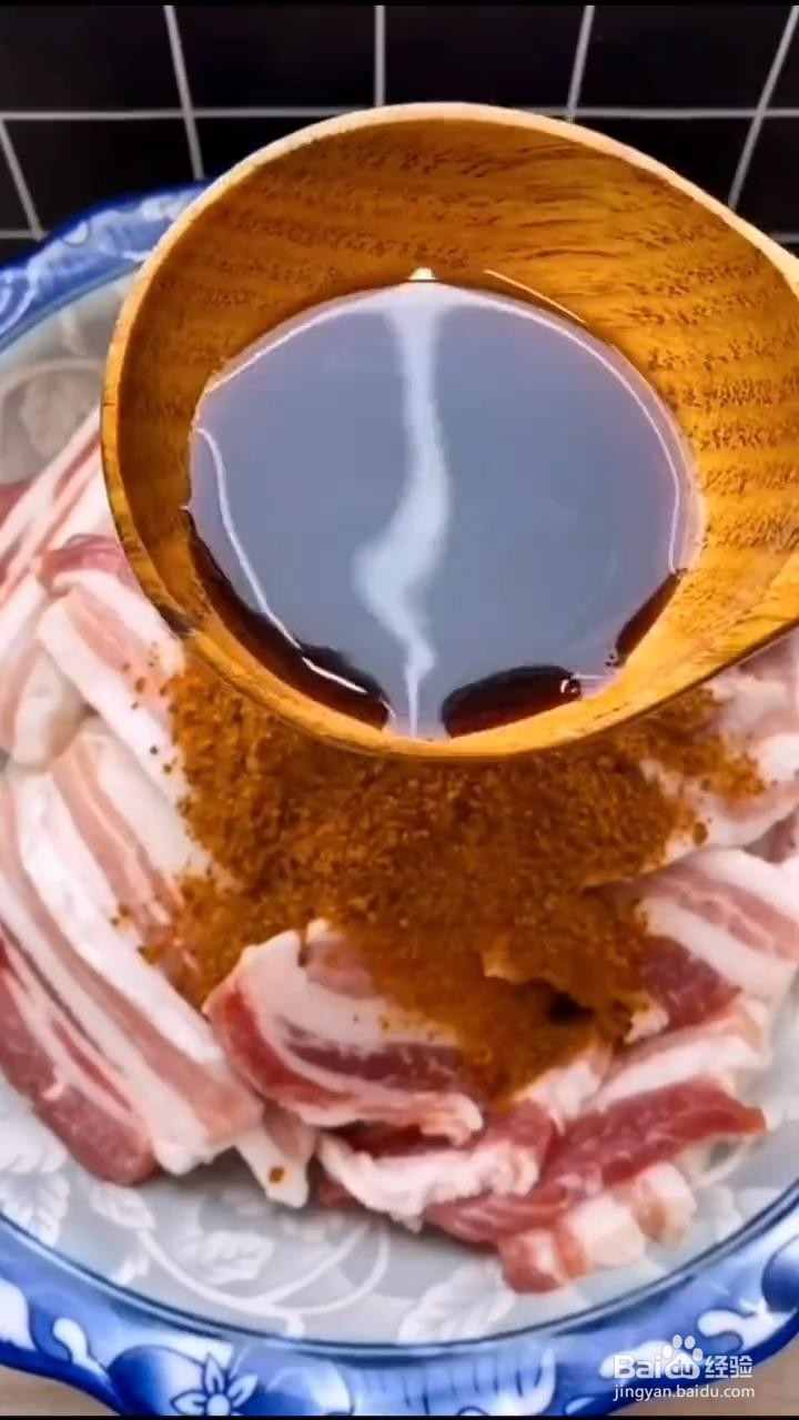 如何制作美味的烤五花肉