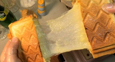 如何自制拉丝年糕三明治？