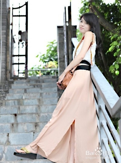 菜鸟必学盛夏搭配术 轻熟女美搭最浪漫