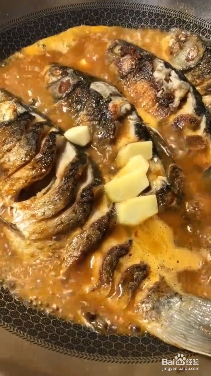 如何制作好吃的红烧鲫鱼