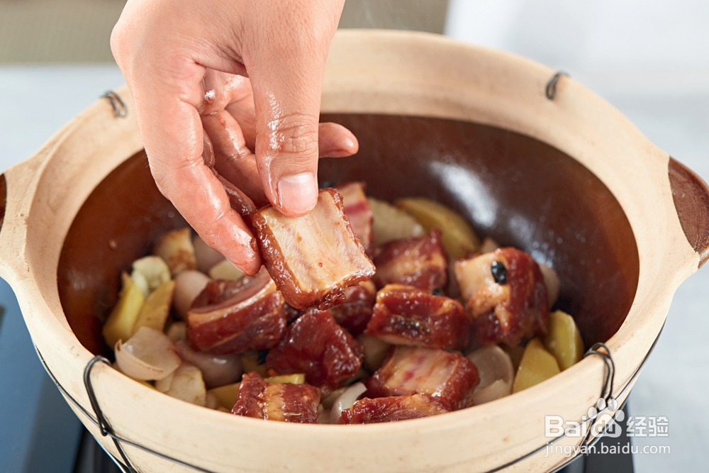 啫啫排骨煲怎么做？