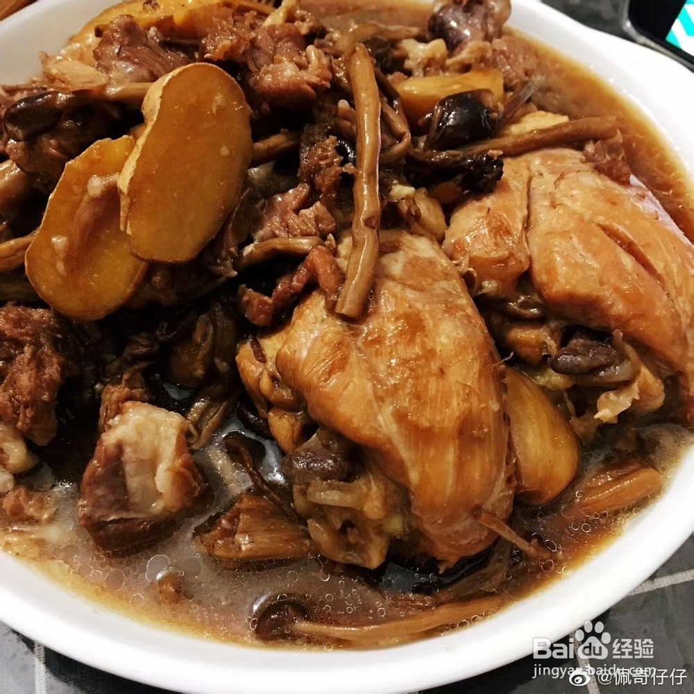 怎么吃都不腻的茶树菇土豆焖排骨