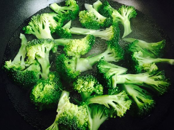 西兰花小炒口蘑