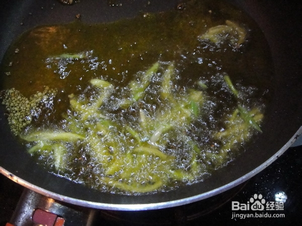 如何做酥炸鸡丁?