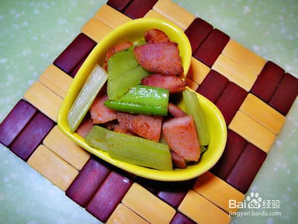 2-3岁宝宝食谱---西芹炒火腿肠