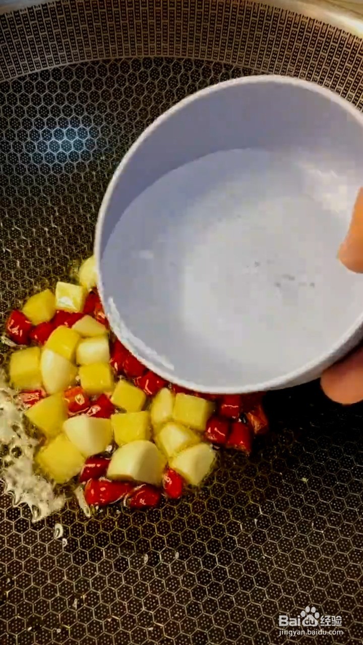 爽口的虎皮鸡爪如何弄