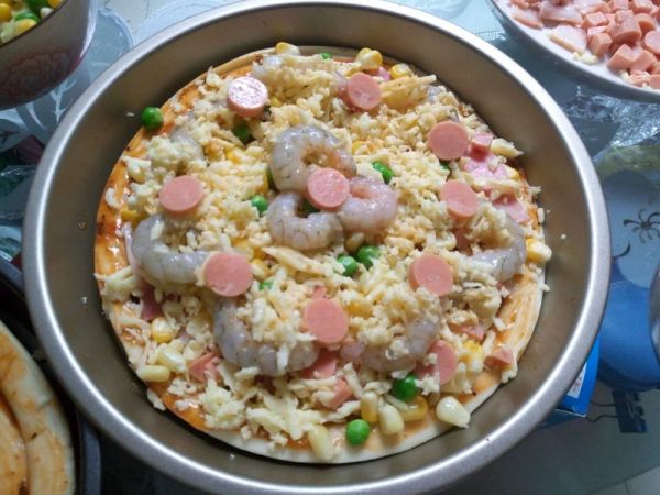 鲜虾培根火腿披萨