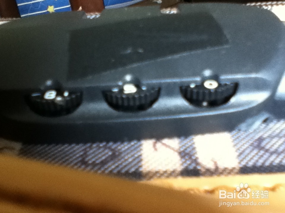 如何打开皮箱锁