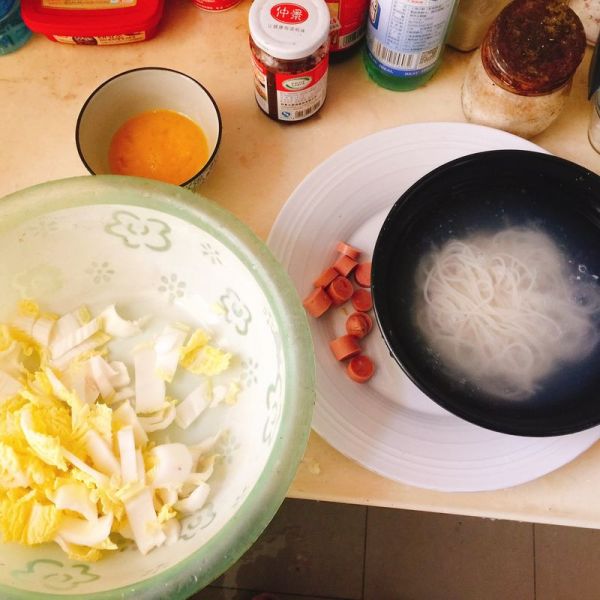 火腿鸡蛋炒米线