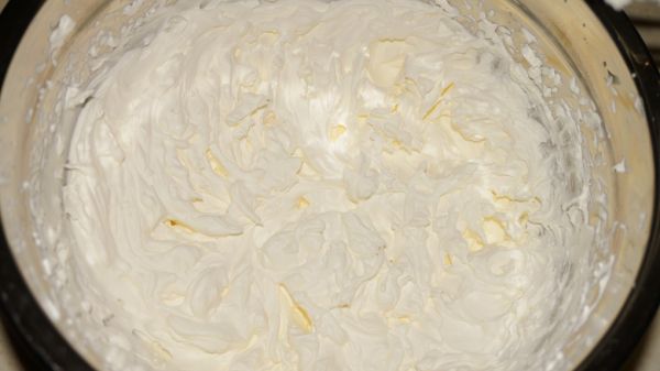 奶油戚风蛋糕卷