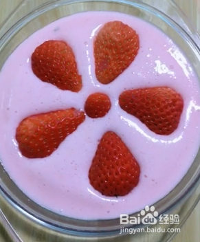 如何制作美味无添加的草莓布丁？