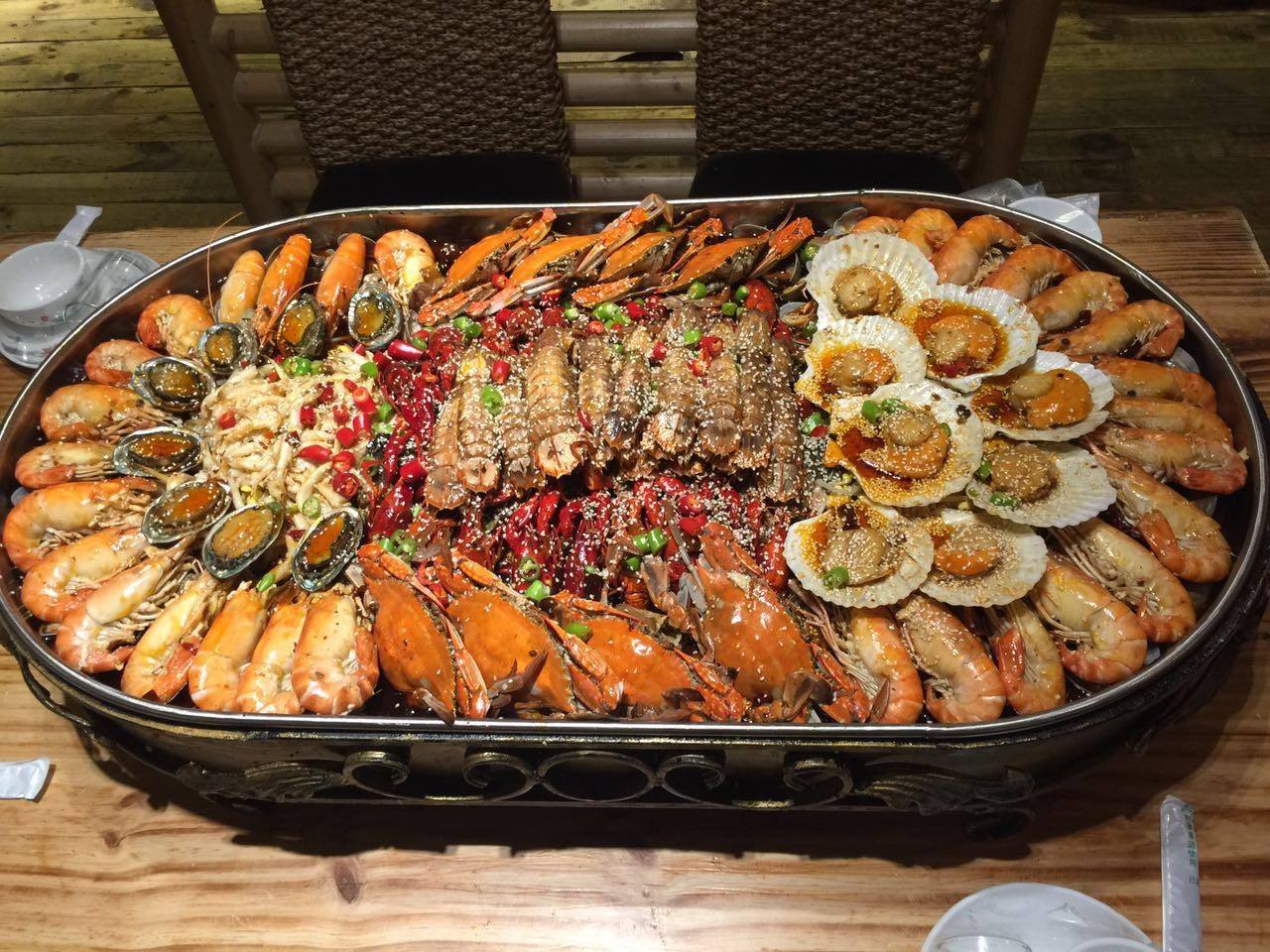 红酒与海鲜不能同吃吗