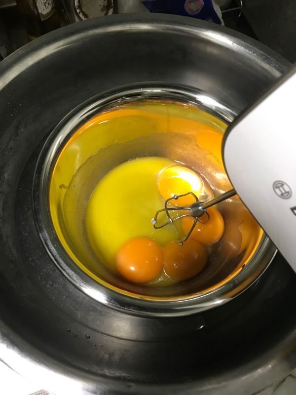 黑芝麻慕斯琳蛋糕卷