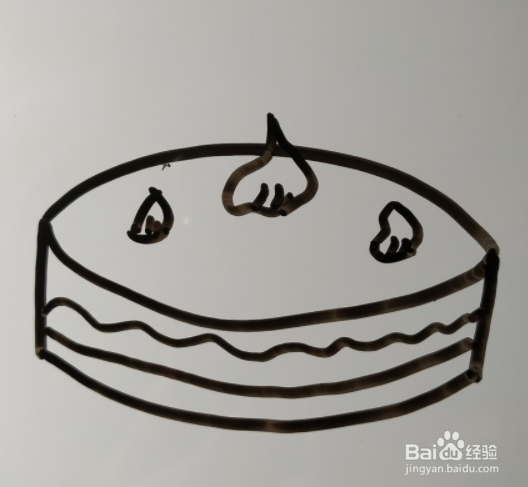 如何画奶油蛋糕的儿童画?