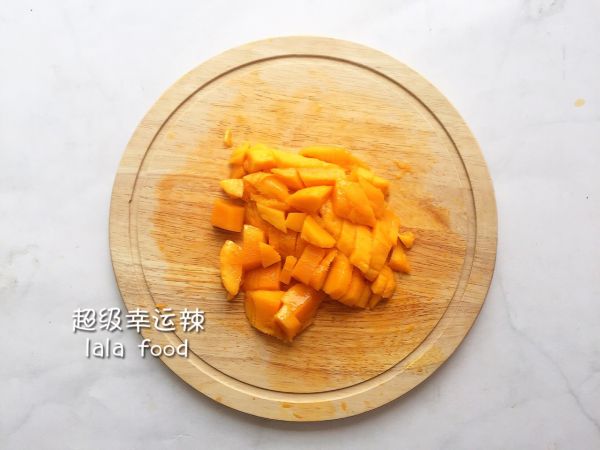 芒果椰香千层糕