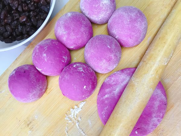 火龙果红豆馅饼