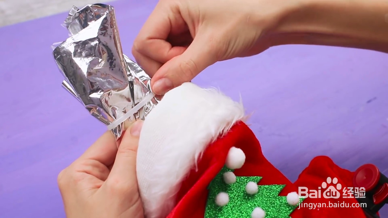 如何给可乐制作圣诞袜包装