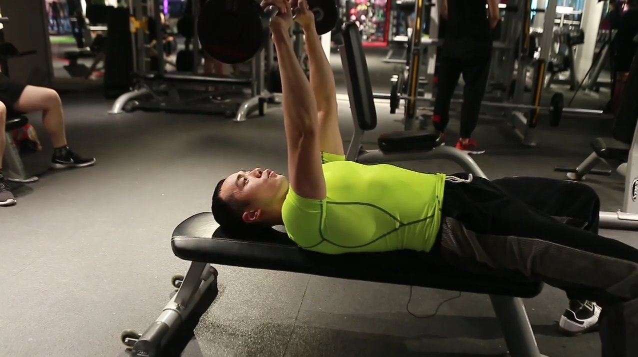 仰卧臂屈伸训练怎么做？