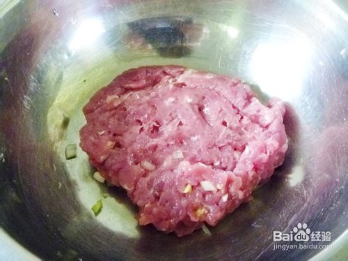 【怡汝私房百变面点】换个花样做煎包---小白菜柳叶煎包