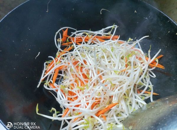 韭菜豆芽炒粉丝