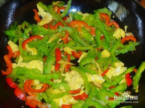 彩椒苦瓜炒鸡蛋