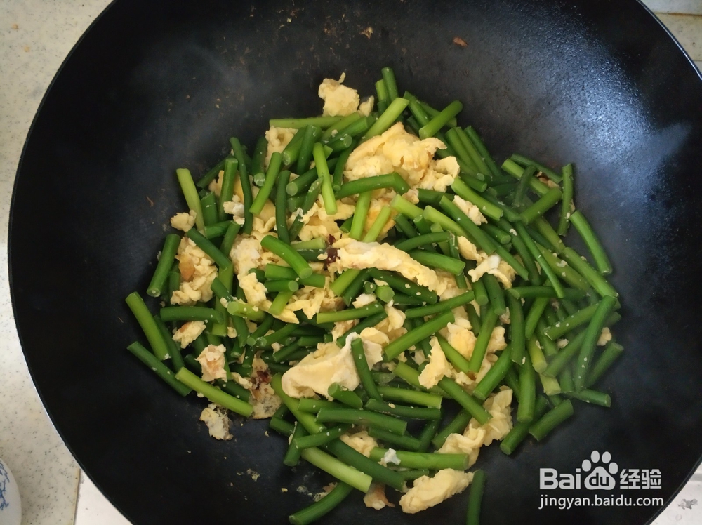如何做好吃的蒜苔炒鸡蛋