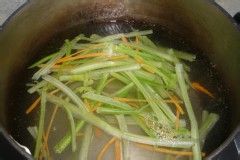 西芹拌腐竹