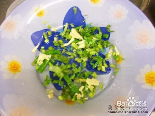 家常菜肴红椒蒸咸鸡